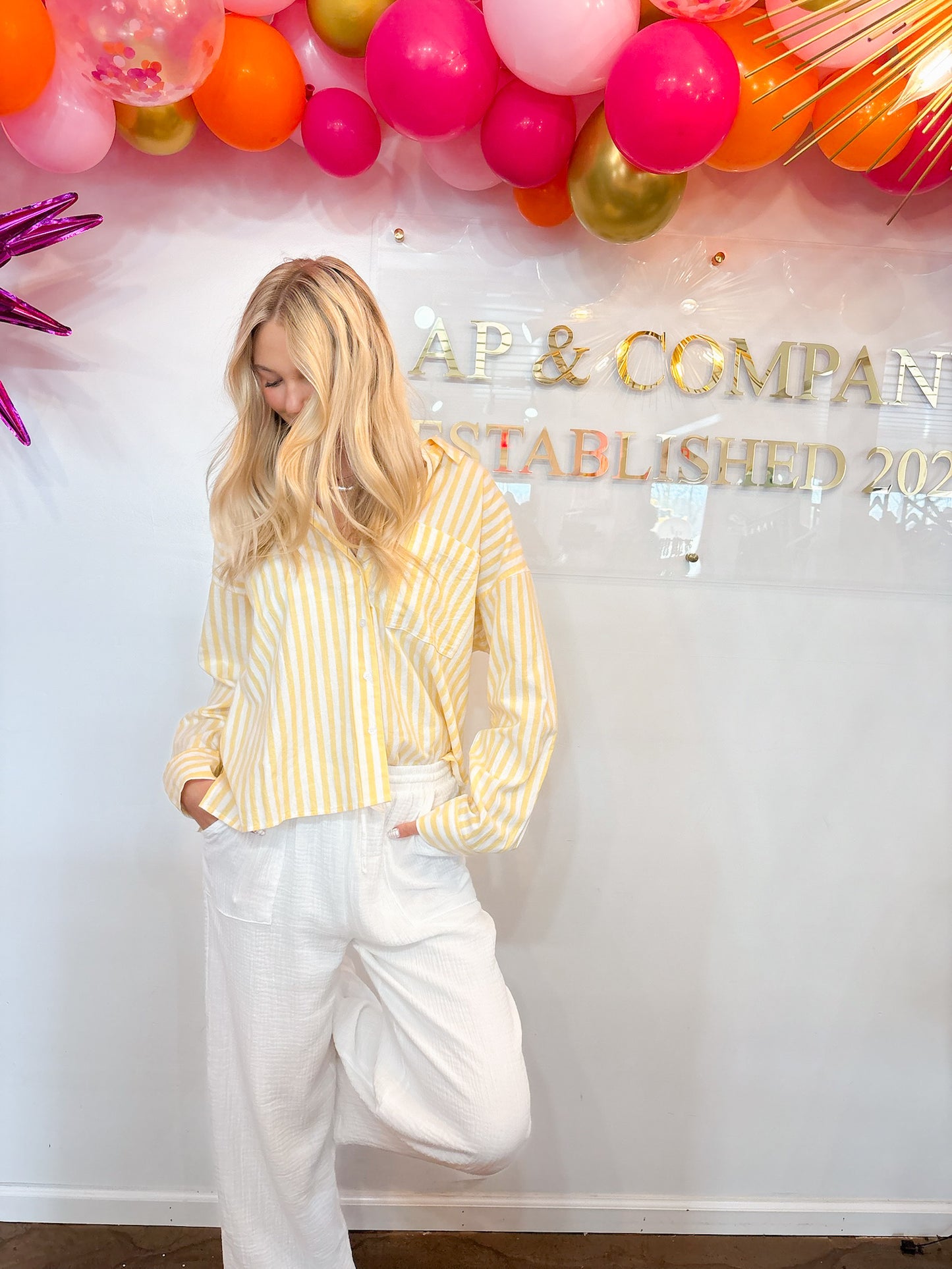 Daisy yellow top