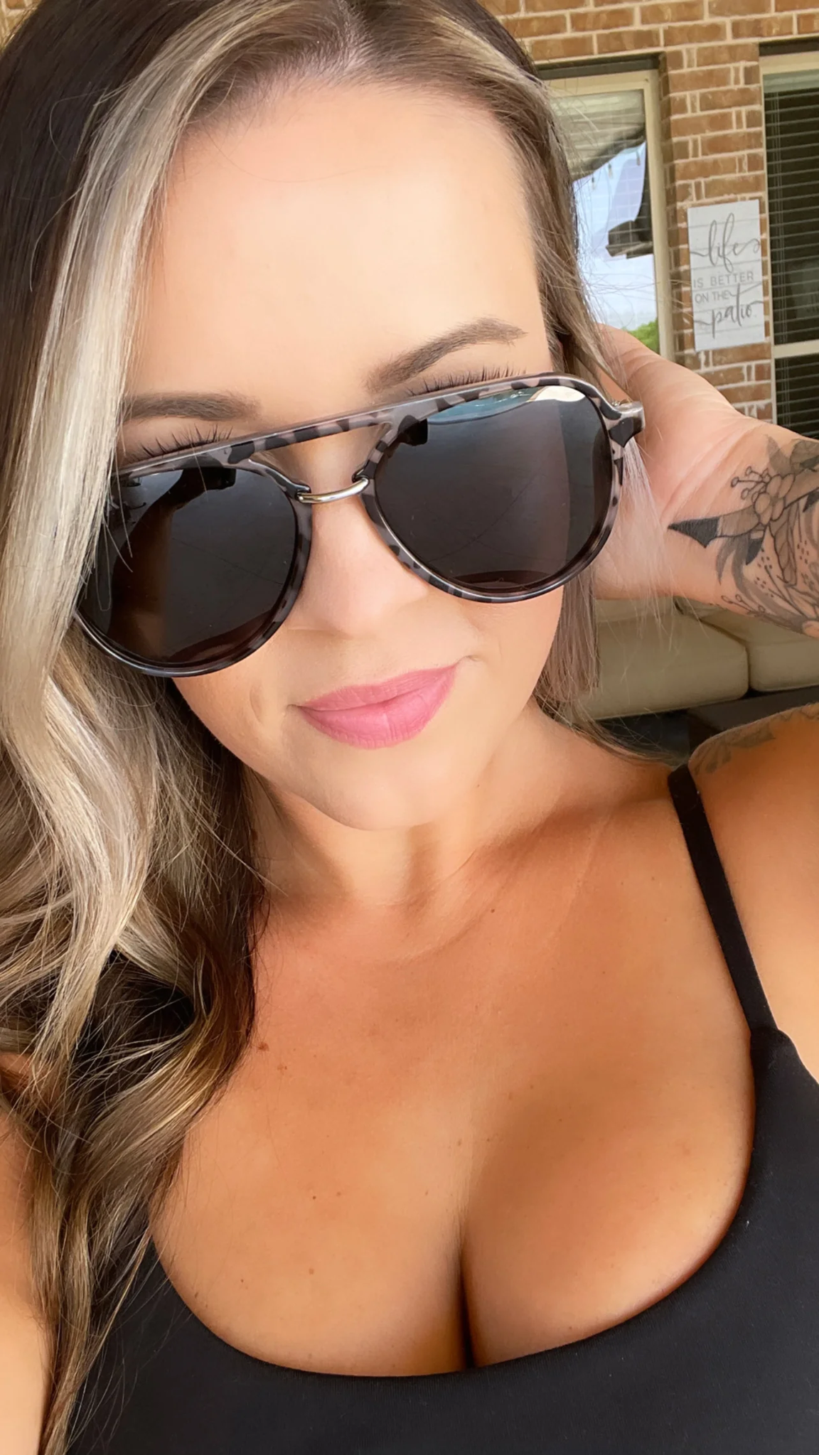 DAX Earhart grey sunglasses