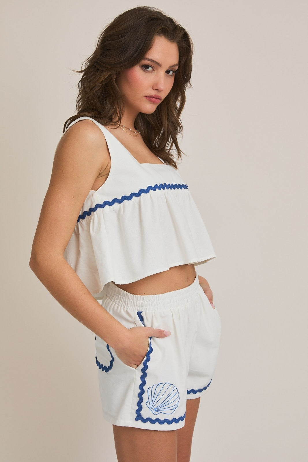 Lucy white set