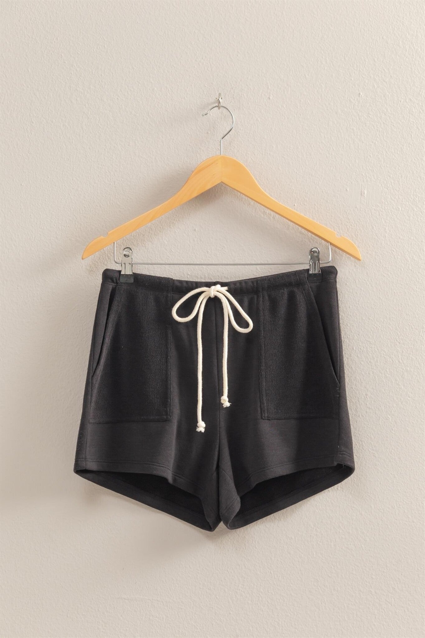 Hailey black shorts