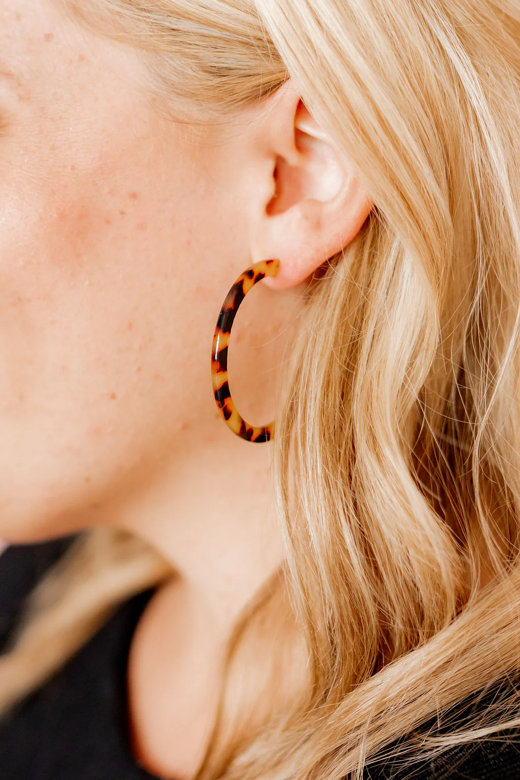 Holly brown tortoise earrings