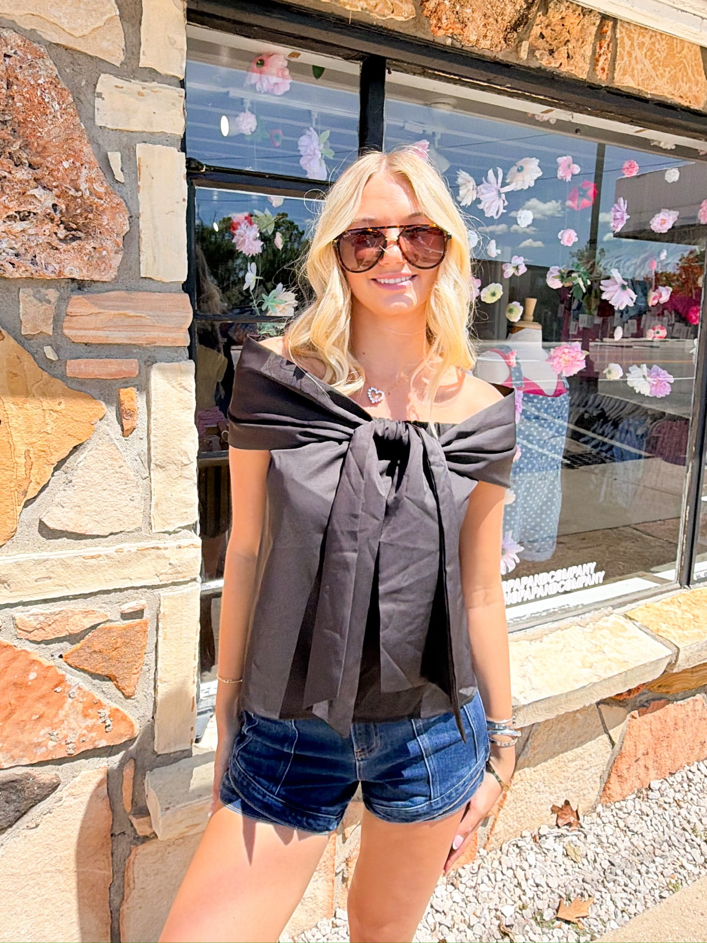 Tate Black Top