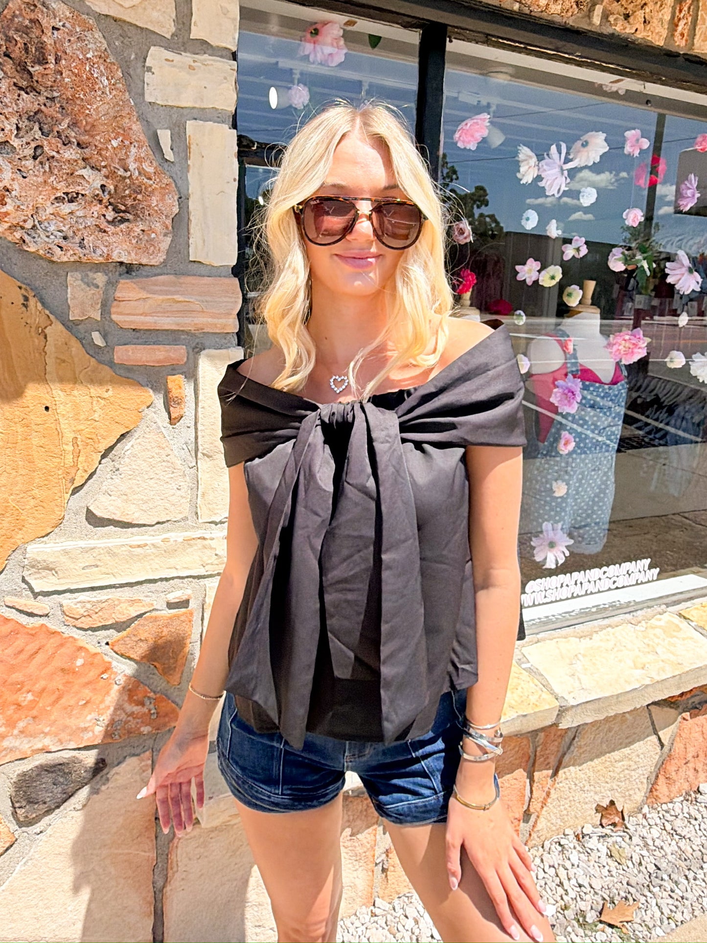 Tate Black Top