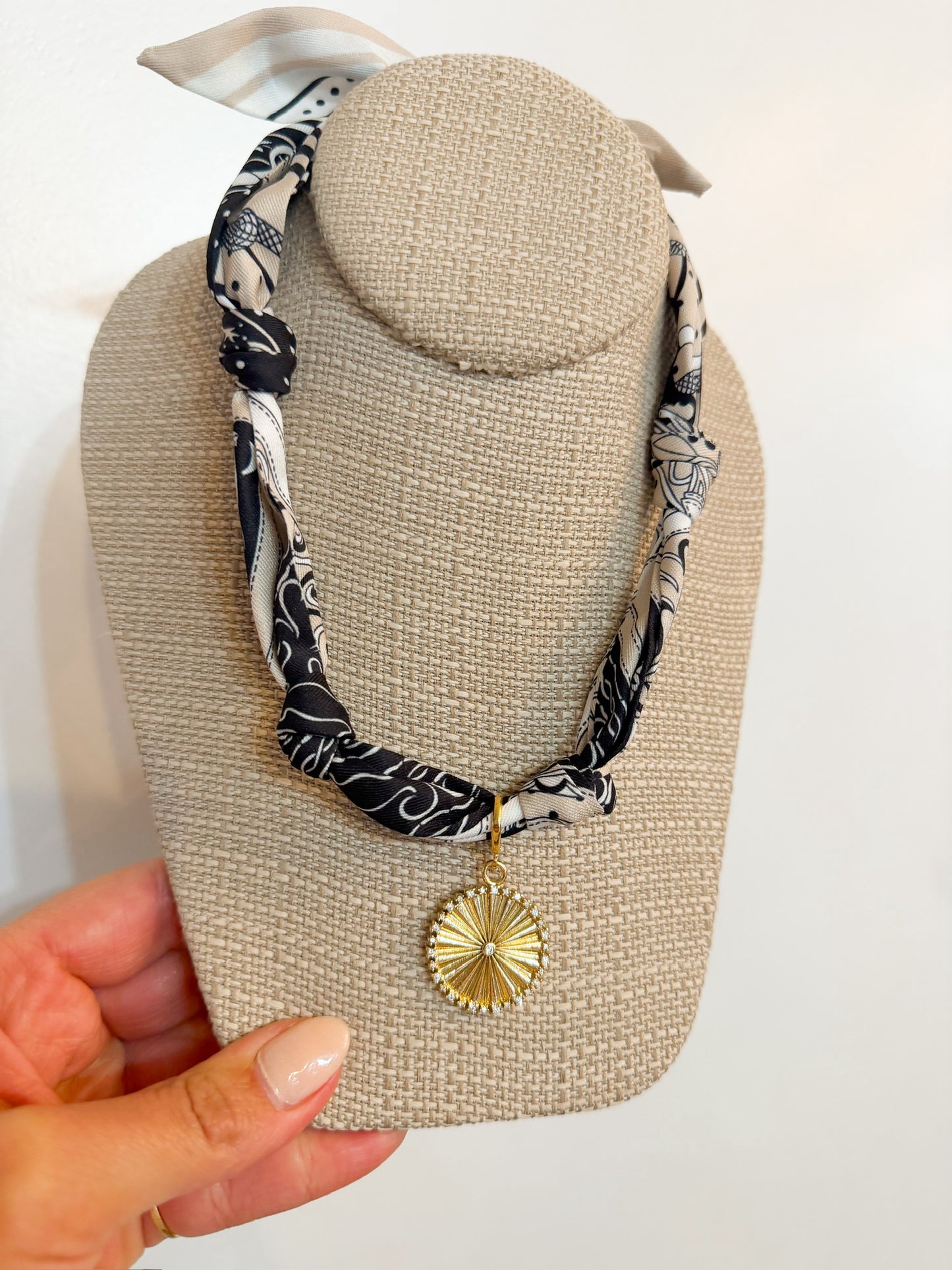 Knotted Scarf Black & Tan