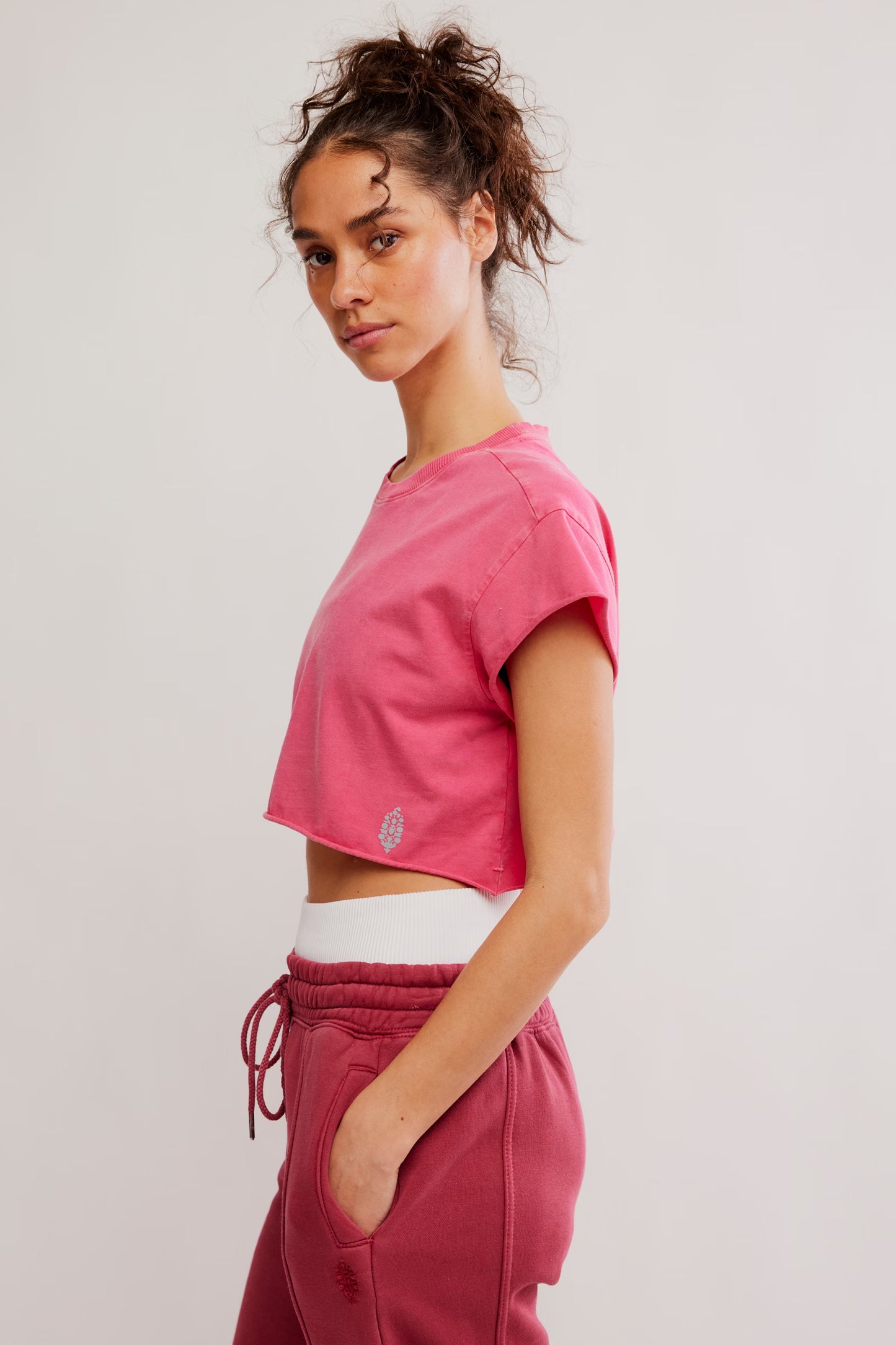 FP Movement HOT SHOT CROPPED TEE / HOT PINK