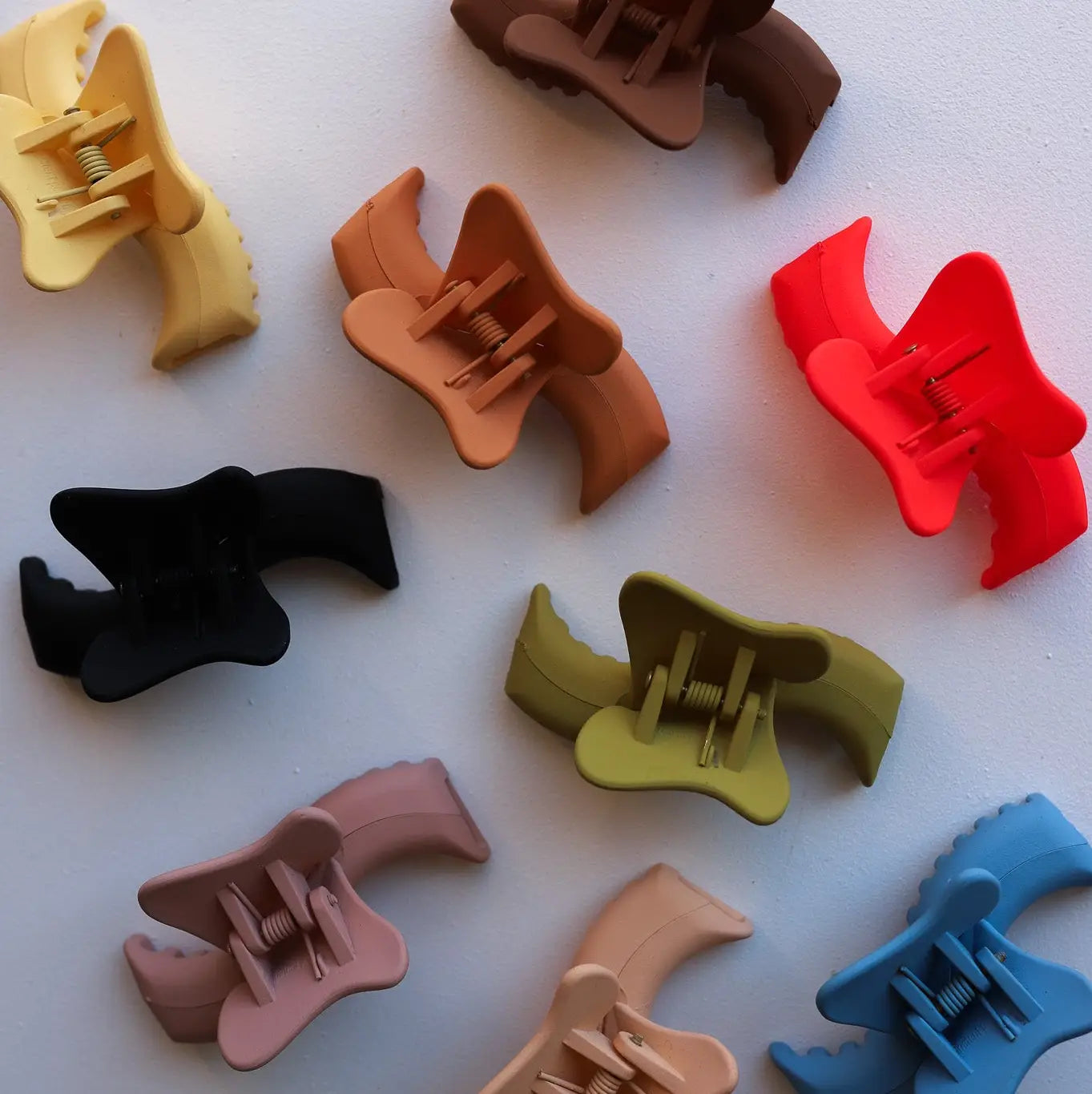 KAXI Mini Wavy Hold Everything Claw
