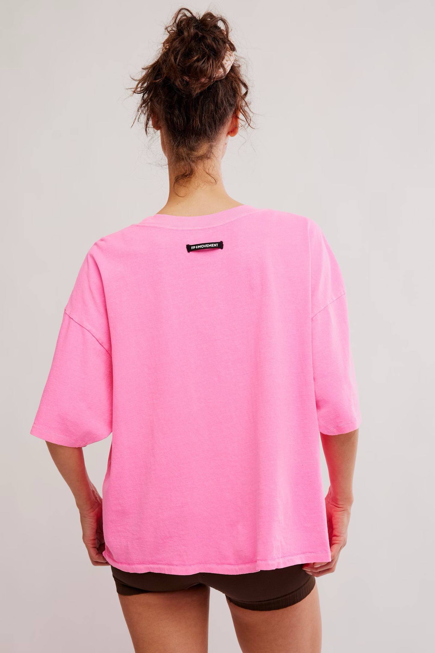 TACKLE TEE / HOT PINK