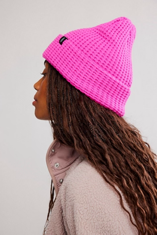 FP MOVEMENT COOL DOWN BEANIE / FUCHSIA FLIRT