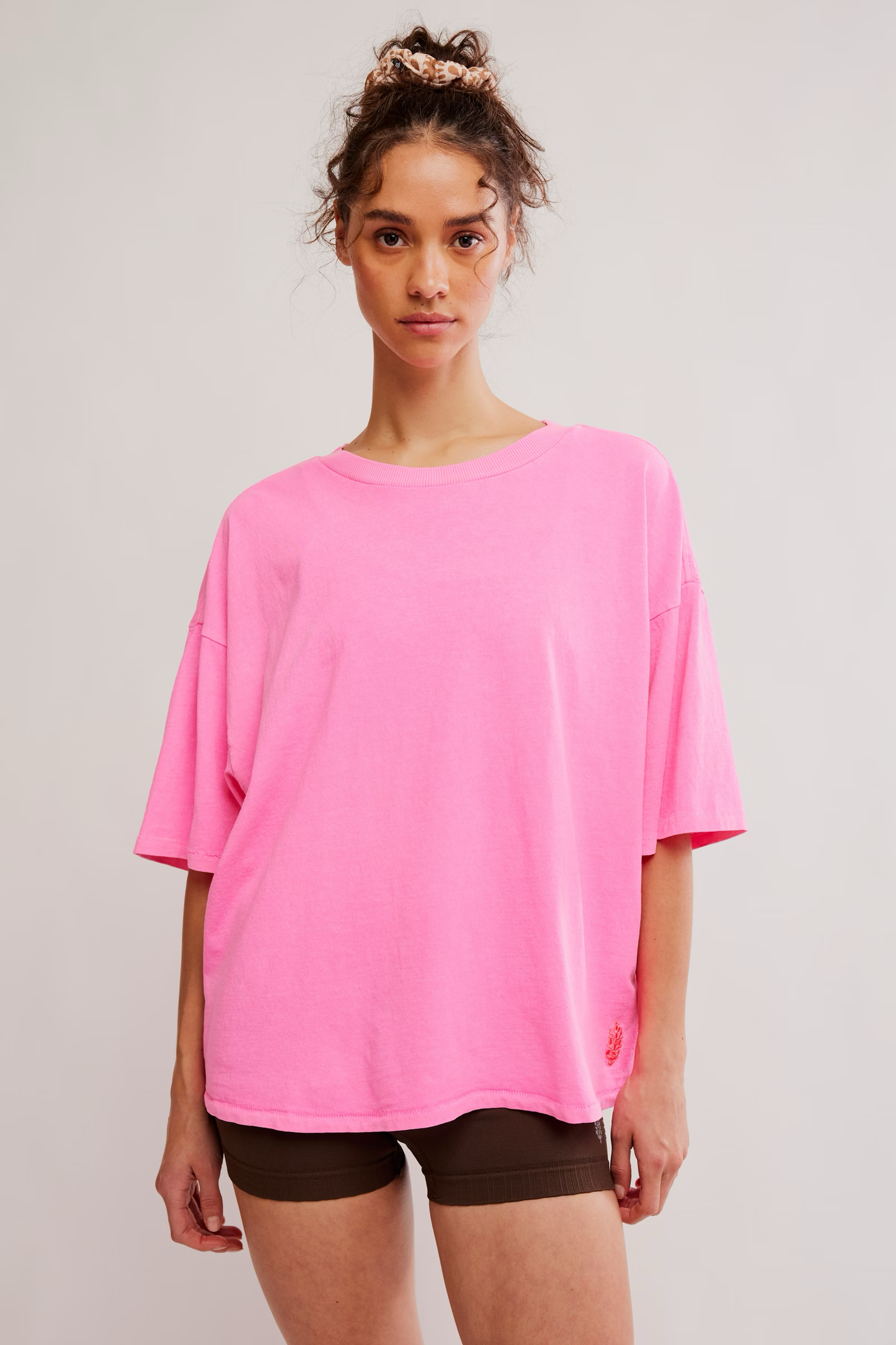 TACKLE TEE / HOT PINK
