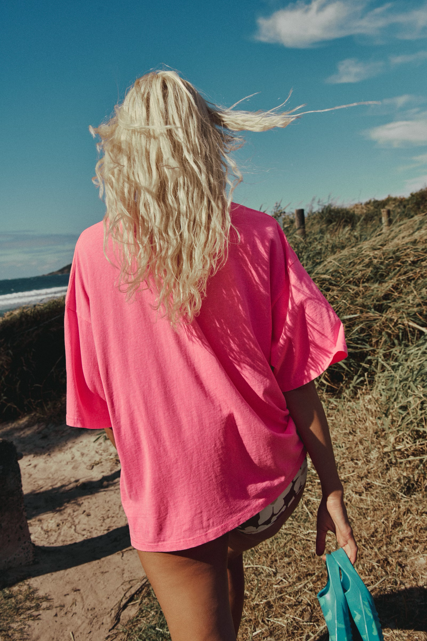 TACKLE TEE / HOT PINK