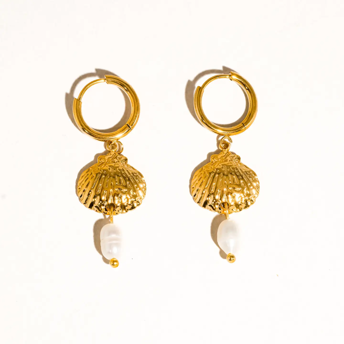 Audace 18K Gold Non-Tarnish Seashell Pearl Drop Earring