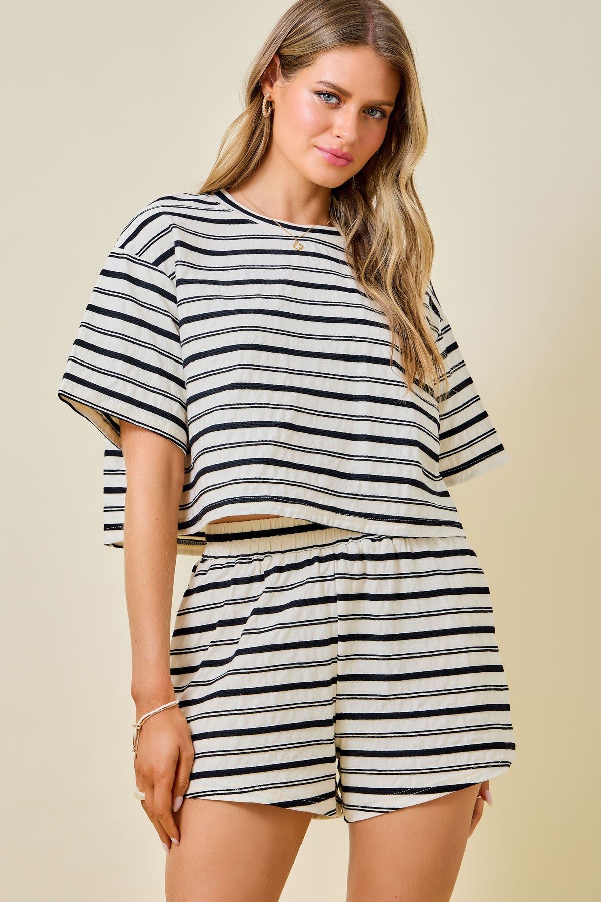 Dove Ivory and Black Set Top
