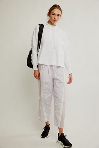 FP MOVEMENT HOT SHOT HOODED LAYER CODDY / WHITE