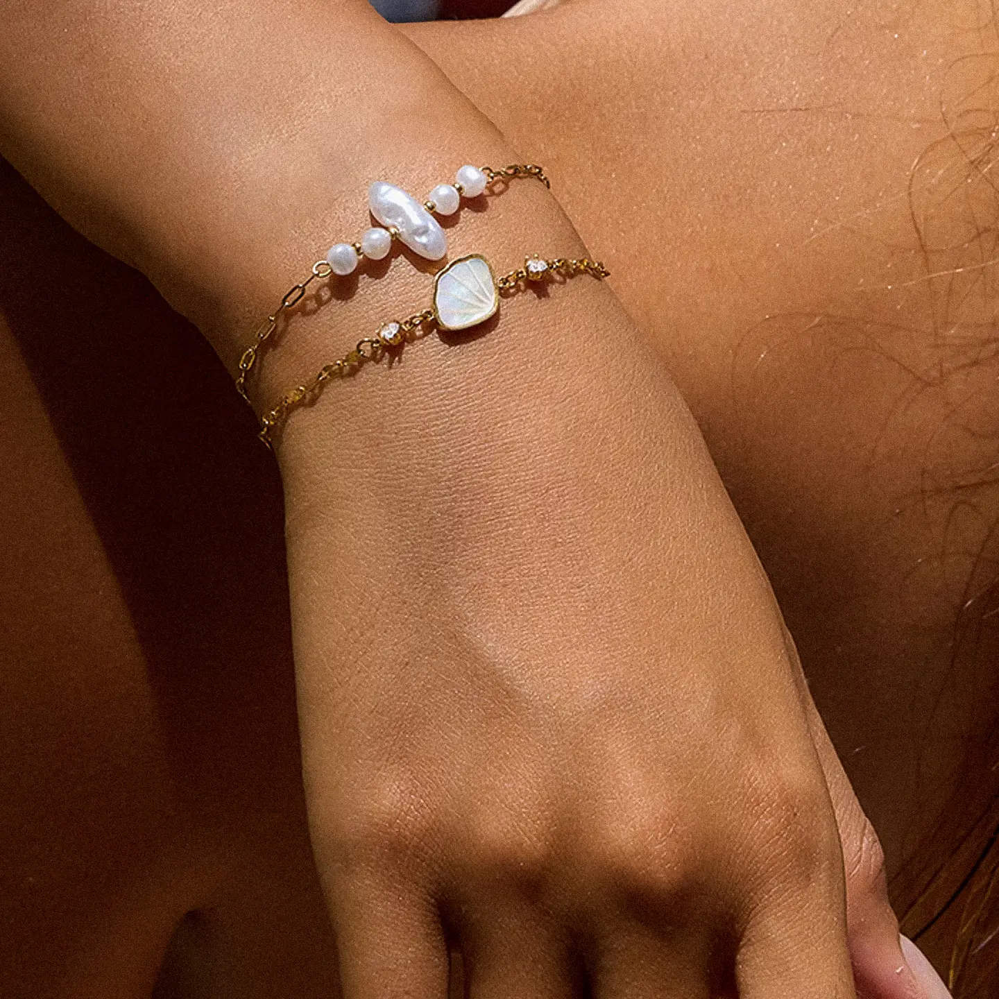 18K Gold Non-Tarnish Pearl Chain Bracelet Lira Shell