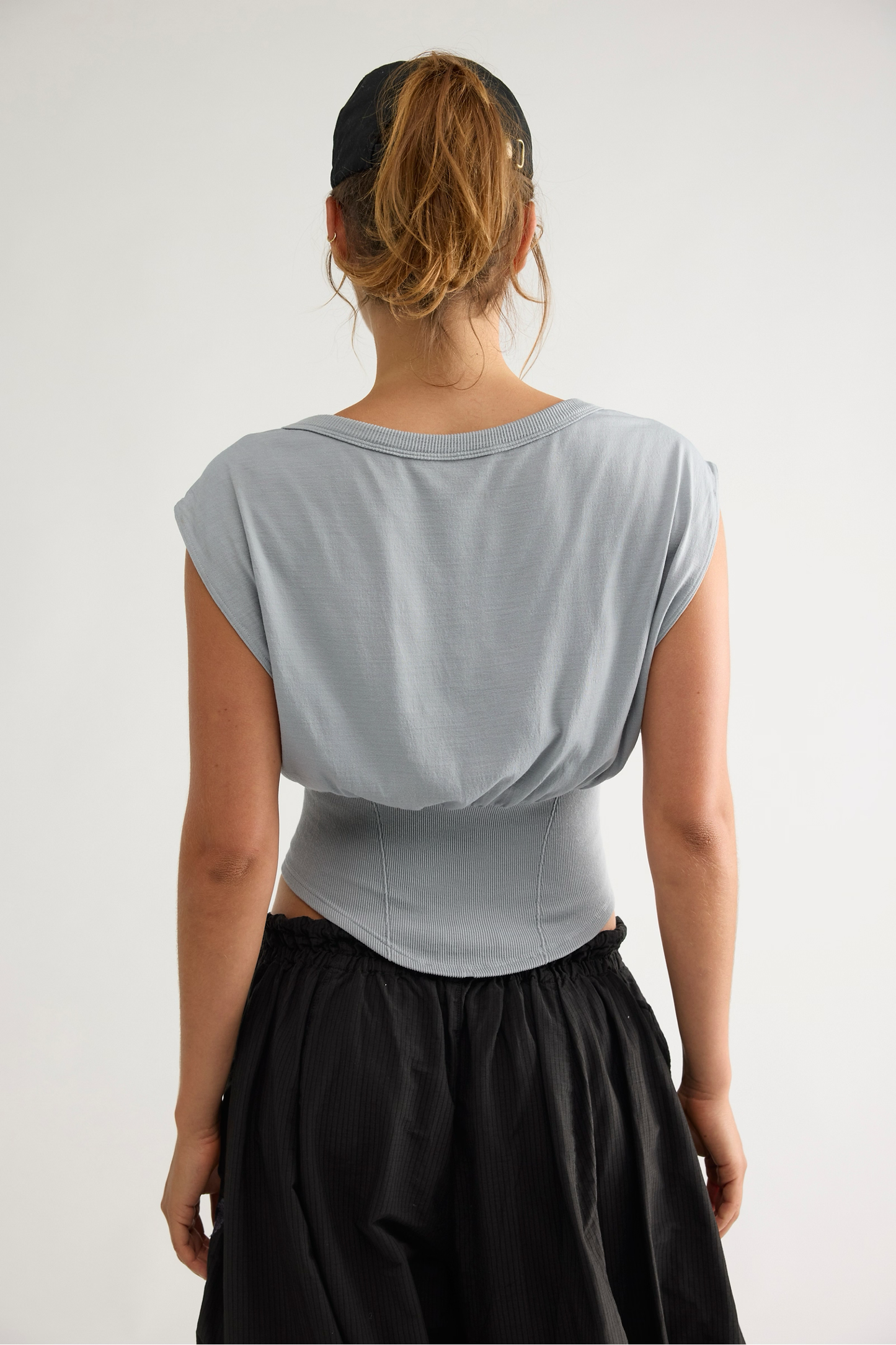 LIGHT OF DAY BANDED TEE / HEATHER GREY