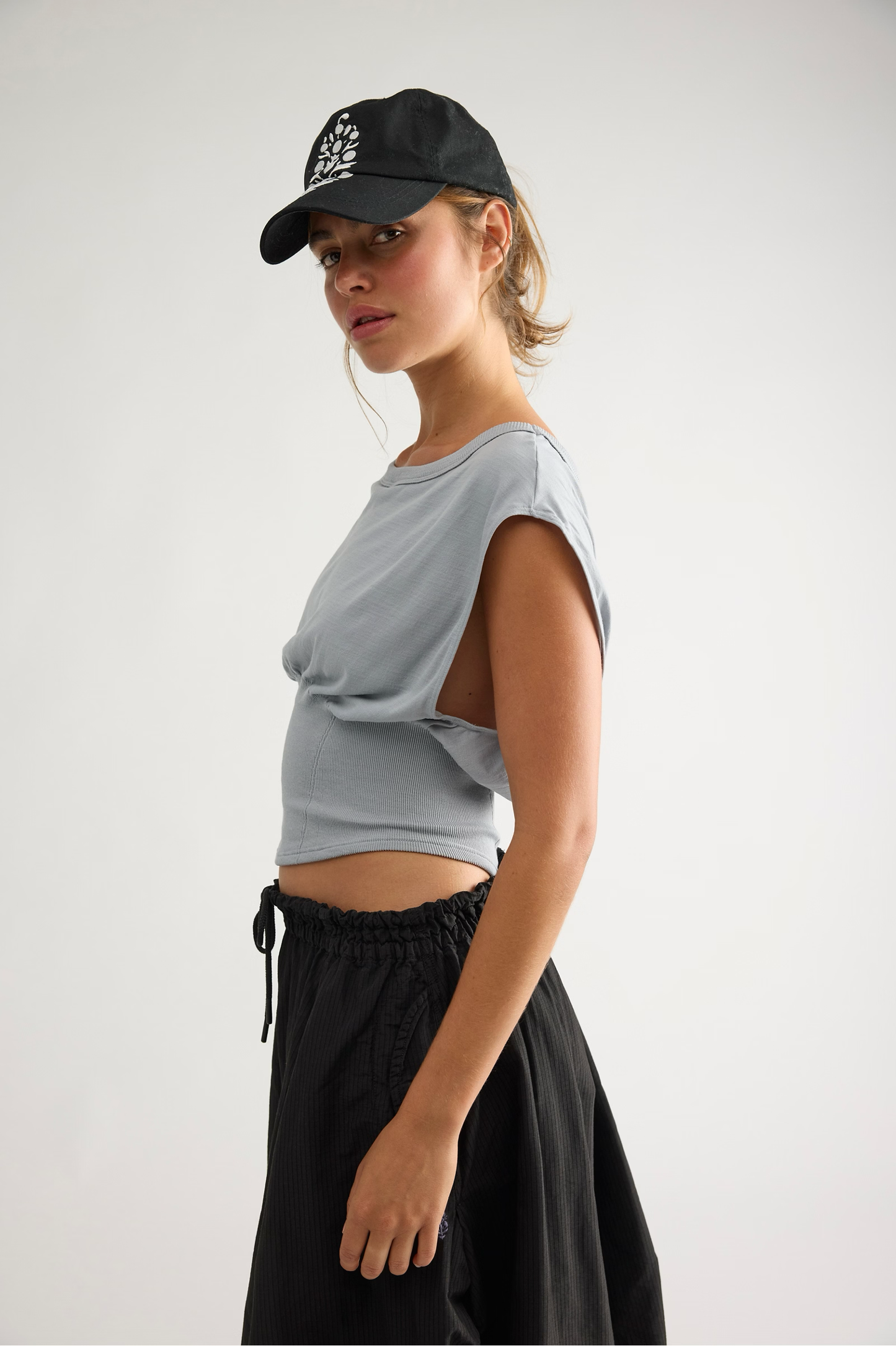 LIGHT OF DAY BANDED TEE / HEATHER GREY